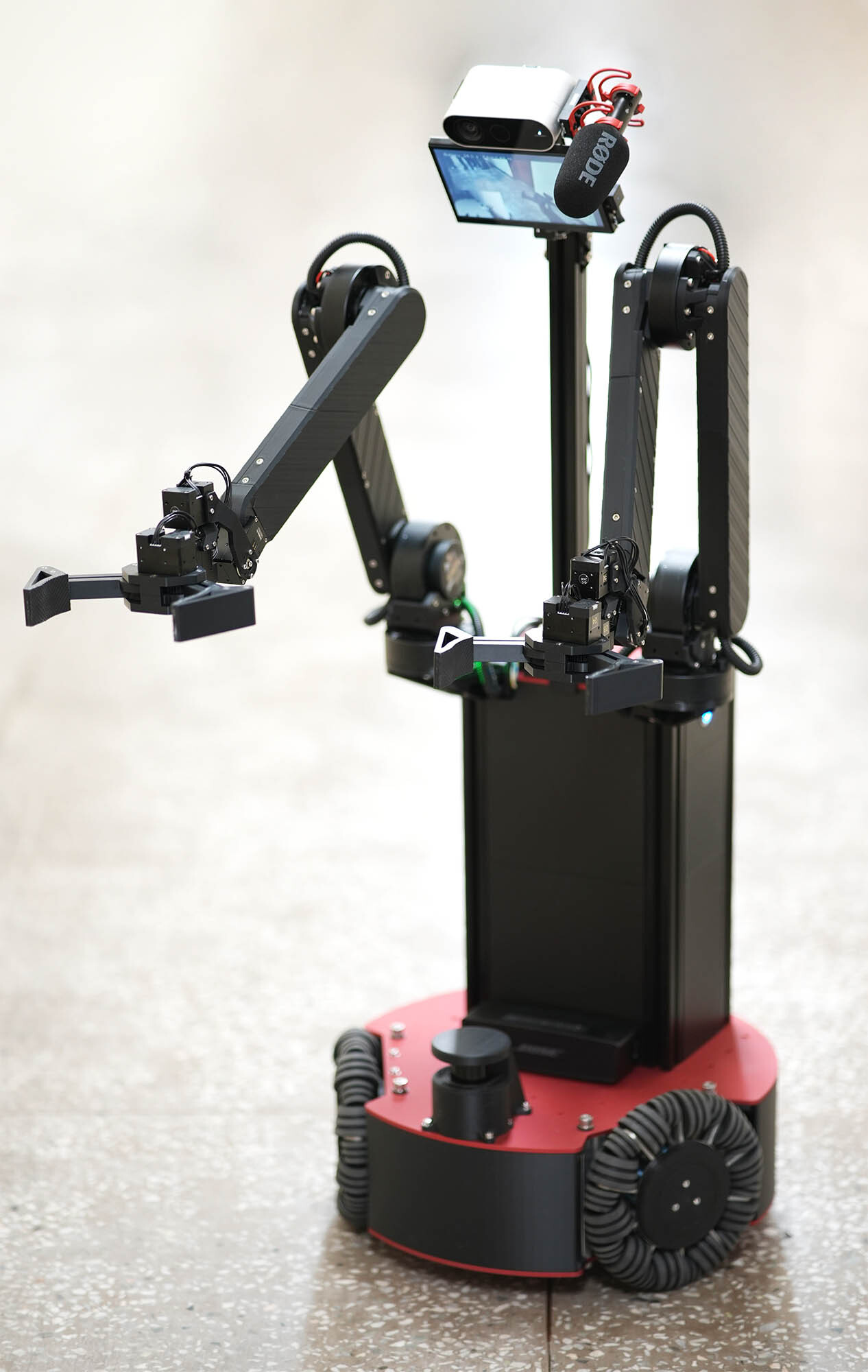 ANUBIS mobile manipulation platform. 